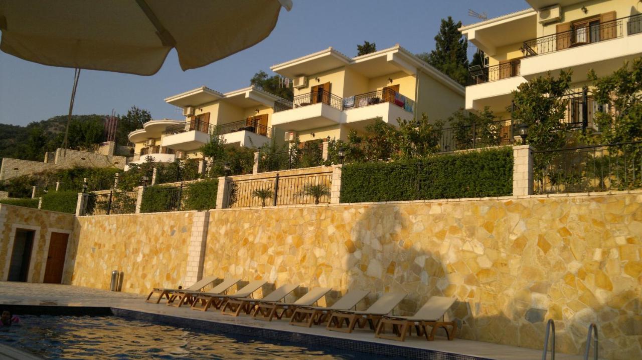 Demiris Hotel Sívota エクステリア 写真
