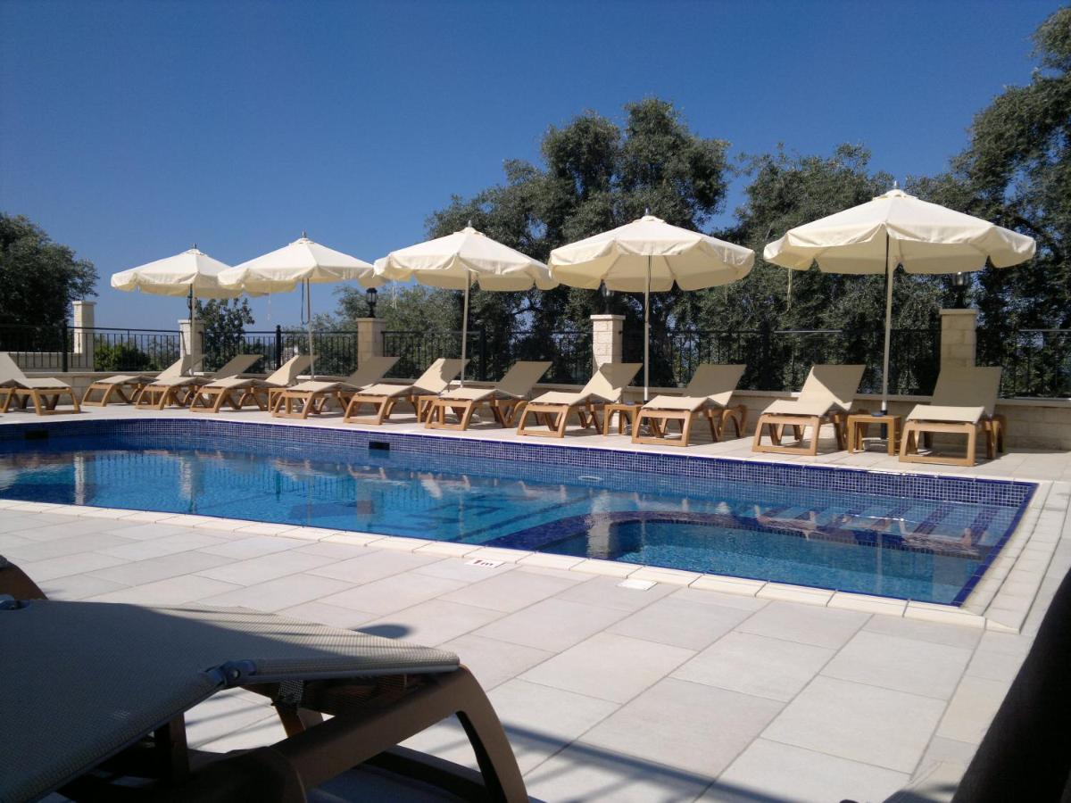 Demiris Hotel Sívota エクステリア 写真