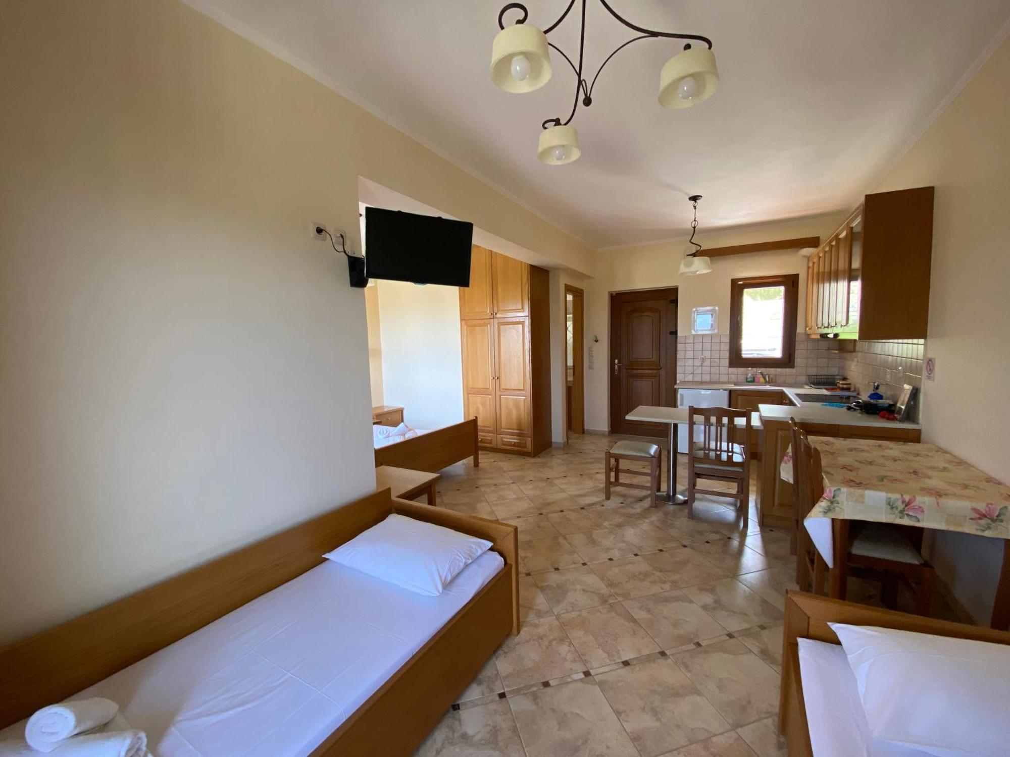 Demiris Hotel Sívota エクステリア 写真